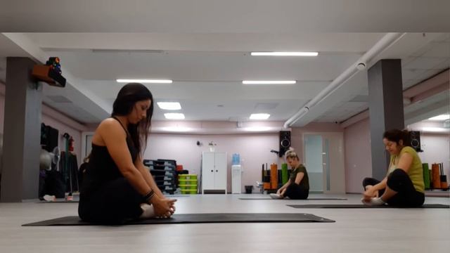 растяжка на всё тело / групповая тренировка / стретчинг / смотреть онлайн