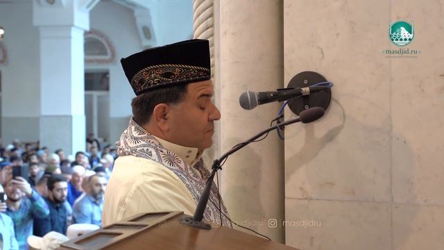 Прекрасное чтение азана в мечети. Beautiful reading of azan in the mosque смотреть онлайн