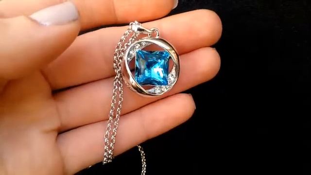 Кулон с голубым кристаллом Swarovski смотреть онлайн