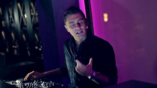 Свадебные советы. Кто лучше музыканты или диджей? смотреть онлайн