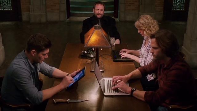 Кроули | Вы всегда проводите время печатая| 12×23 смотреть онлайн