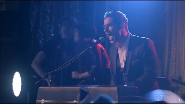 Lucifer S02E14 - Tom Ellis Sings Eternal Flame