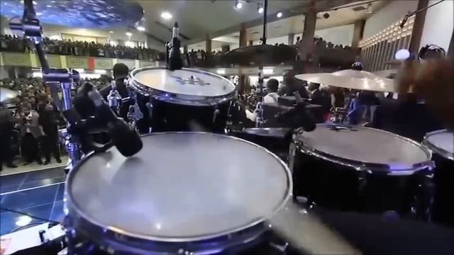 Adoration Moise Mbiye