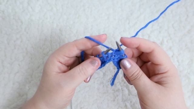 Потрясающе красивый узор спицами для шапок, беретов, кардиганов. Вязание спицами для начинающих. смотреть онлайн