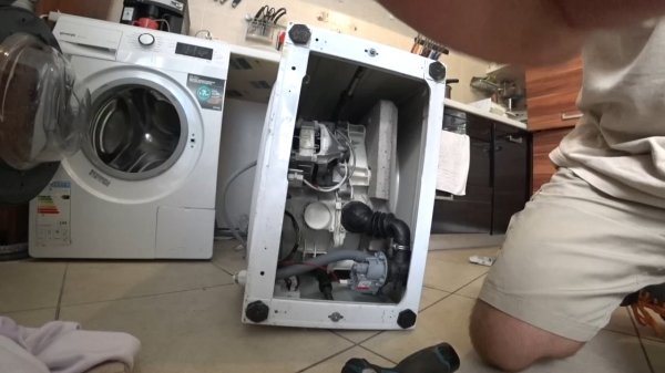 Indesit не сливает, как поменять насос.