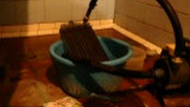 промывка теплообменника газового котла насосом Кама ч2 смотреть онлайн