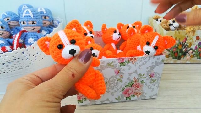 Вязаные игрушки. Готовые работы - брелки. смотреть онлайн