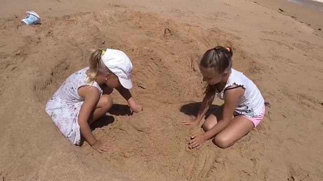 Делаем замок из песка Winterfell Игра престолов,  вместе с Аней и Кариной 2020