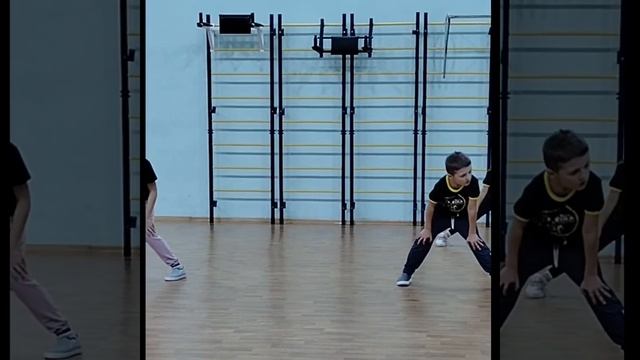 Клоун Плюх. Песенка про капоэйру.С юмором об истории капоэйры. смотреть онлайн