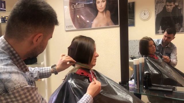 Как стричь ровную линию по сухим волосам в каре смотреть онлайн