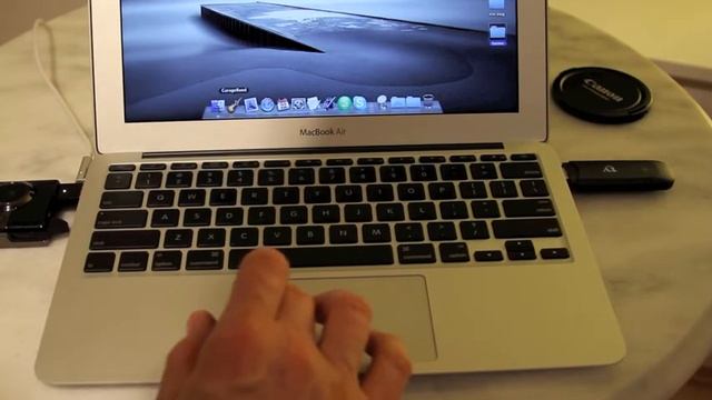 Apple Mac Book Air 11.6" Quick Review - Opinion смотреть онлайн