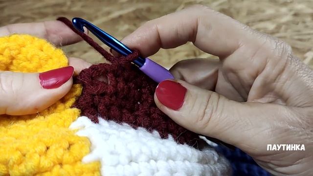 ОДНОВРЕМЕННОЕ ВЯЗАНИЕ И СОЕДИНЕНИЕ РАЗНОЦВЕТНЫХ МОТИВОВ #пэчворк смотреть онлайн