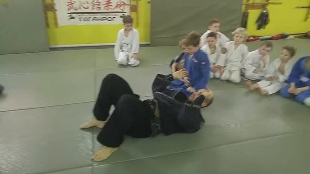 Удержание со стороны головы ками осае смотреть онлайн