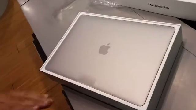 MacBook Pro 2016 Space Grey (without Touch Bar) Store Unboxing смотреть онлайн