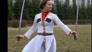 Что лучше, сабля или шашка?