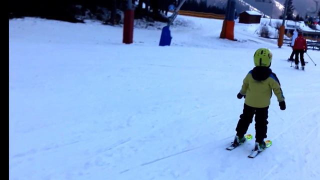 Словакия. Ясна. Первые шаги на горных лыжах. смотреть онлайн