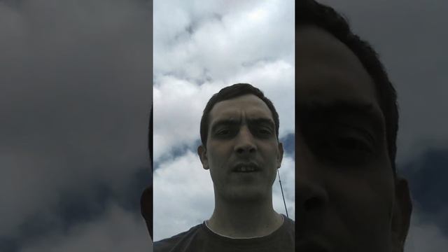 Покажу как использовать пэт бутылки вместо штапиков на теплицу смотреть онлайн