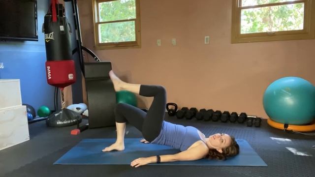 Pilates Bridge Workout with Leg Lifts || Pilates Shoulder Bridge Exercises смотреть онлайн