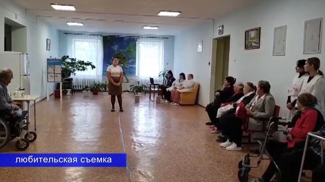 Волонтеры Красного Креста посетили отделение сестринского ухода Слободской участковой больницы смотреть онлайн