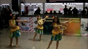 гавайский танец   исполняют дети