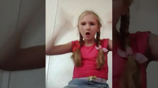 Танцы под разную музыку-песню!? смотреть онлайн