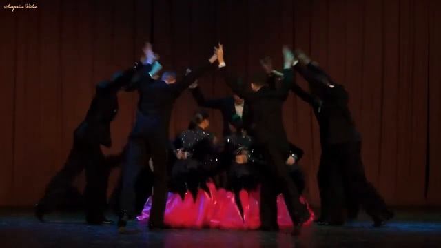 Ансамбль "DANCE CLASS". Формейшн: стандарт смотреть онлайн