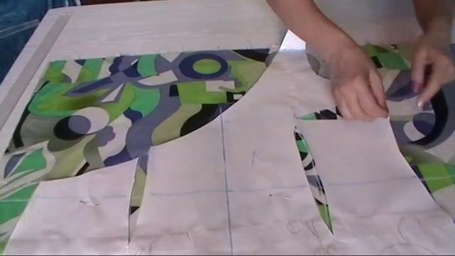 Шьём платье с асимметричными вставками. смотреть онлайн