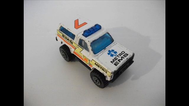 Matchbox Classic 1983 4 x 4 Chevrolet Blazer смотреть онлайн