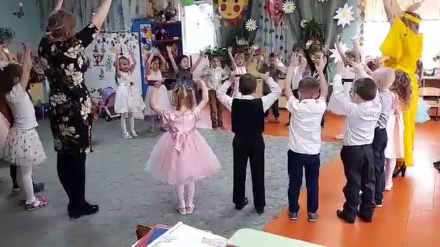Хоровод с солнышком. 8 марта смотреть онлайн