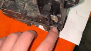 Опель Зафира Б вскрытие и ремонт заклинившего замка передней двери