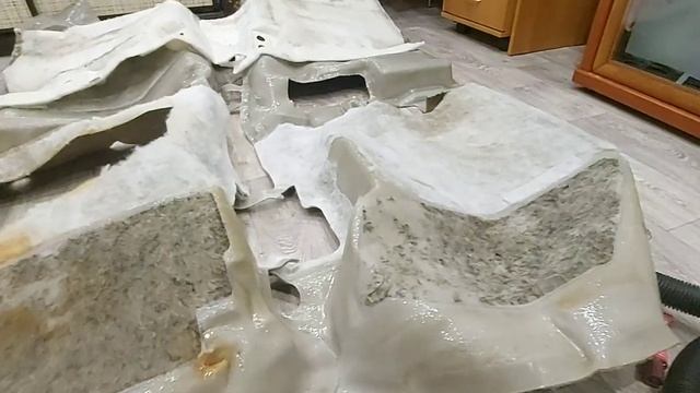 ДЕЛАЮ ПОЛ НА НИССАН Х ТРЕЙЛ ЗАМЕНА СТАРОГО ВОИЛОКА НА НОВЫЙ