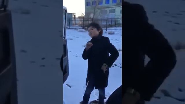 Мальчик из Жанаозена здорово поет смотреть онлайн