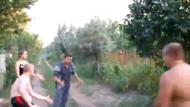 Боец отдыхает на даче с друзьями смотреть онлайн