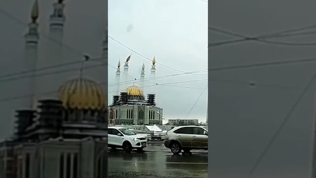 Купол минарета строящейся соборной мечети «Ар-Рахим» упал в Уфе из-за сильного ветра#проишествия смотреть онлайн