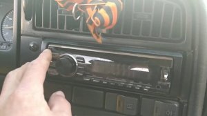 пассат Б3 1992 год 1.8  90л.с  двигатель ABS бензин.