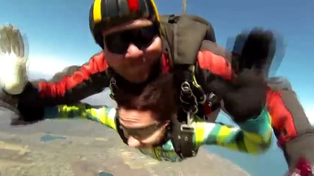 Erica Miller's Skydive смотреть онлайн