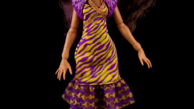 Welcome to Monster High Clawdeen Wolf review смотреть онлайн