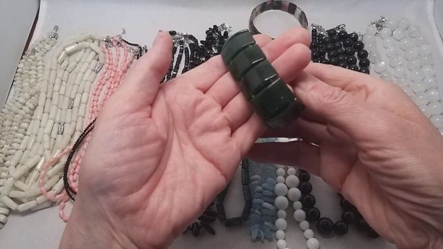ЧЕРНОЕ И БЕЛОЕ смотреть онлайн