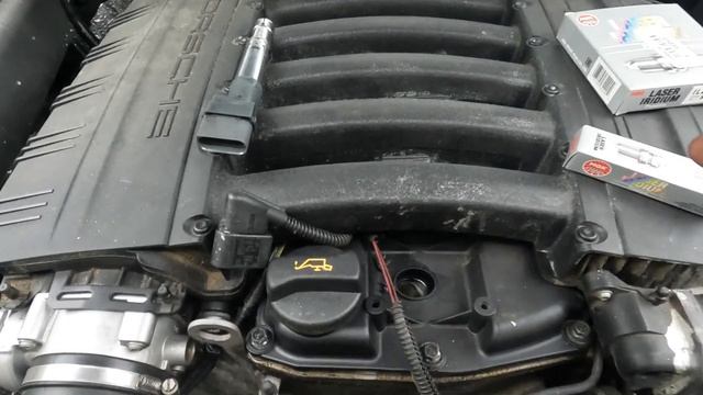 Porsche Cayenne 3.6 spark plugs and air filter change смотреть онлайн