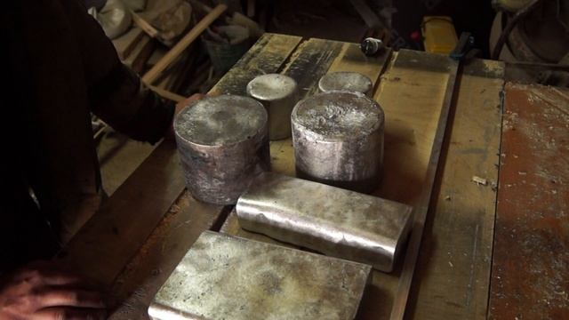 Плавим алюминий на отработке (Melting aluminum with used oil) смотреть онлайн