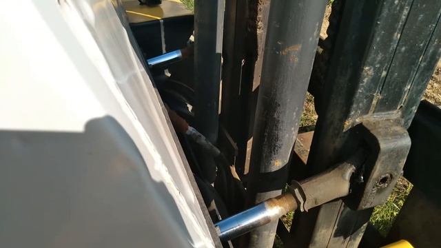 Львовский погрузчик. Как синхронизировать работу гидроцилиндров наклона и подьема стрелы. смотреть онлайн