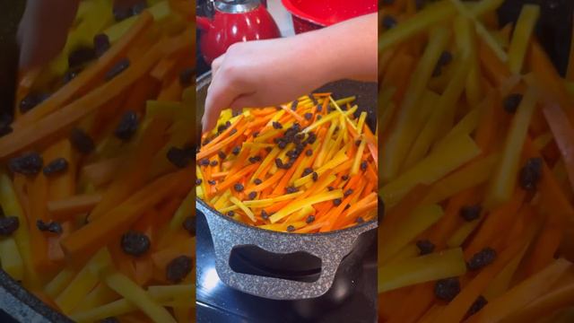 Готовим настоящий Узбекский плов #еда #рецепт смотреть онлайн