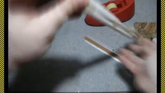 Как сделать скрытый пистолет в стиле Assassin's Creed из бумаги. Стреляет нажав на скрытую кнопку смотреть онлайн