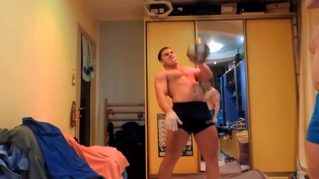 Гиря:американка на максимум с одновременным совмещением рывка и толчка (вес 35 кг) смотреть онлайн