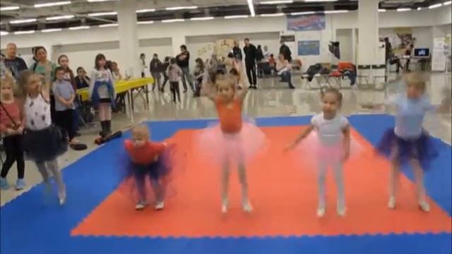 Первый танец, выступление танцевальной студии клуба Наследник, апрель 2016, Санкт Петербург, Примор смотреть онлайн