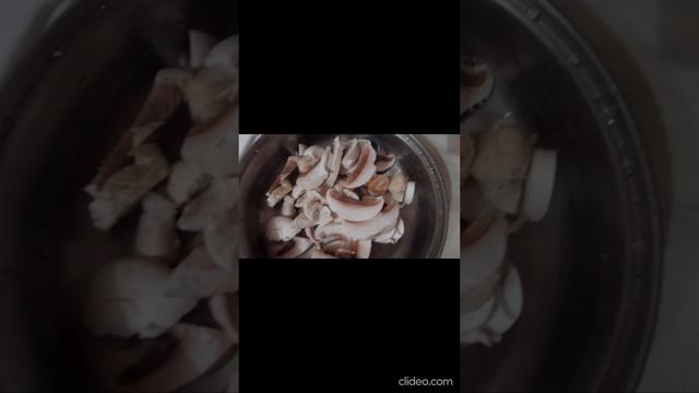 Жарим шампиньоны.
