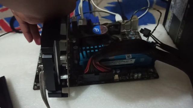 Running Test MSI H61M-P31 W8 dan G620 plus Corsair Vengeance blue DDR3 8gb pc1866 смотреть онлайн