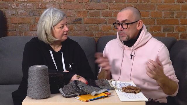 Вязаное пальто. Гардероб дизайнера. В гостях у Юлии Извековой. Летучка на тему дизайнерского пальто смотреть онлайн