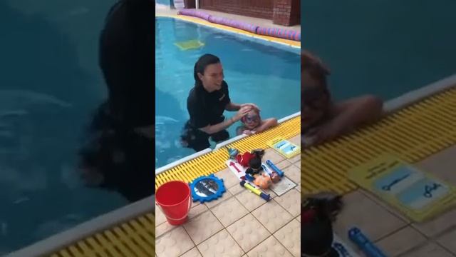Deaf friendly swimming lessons at Larkfield Leisure Centre смотреть онлайн
