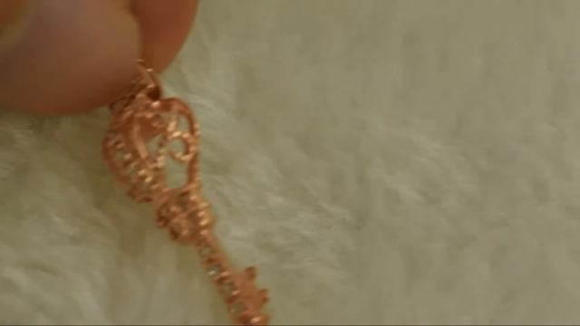 (925 Sterling Silver) FAIRY TALE: Genuine 925 Silver Rose Gold Crown Key Pendant Necklace with CZ смотреть онлайн